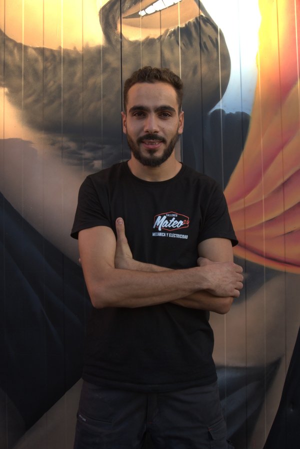 Lotfi, mecánico en Talleres Mateo 2.0